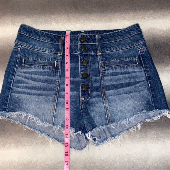 🚫SOLD🚫 AE High Rise Button Fly Frayed Shorts - Picture 3 of 8